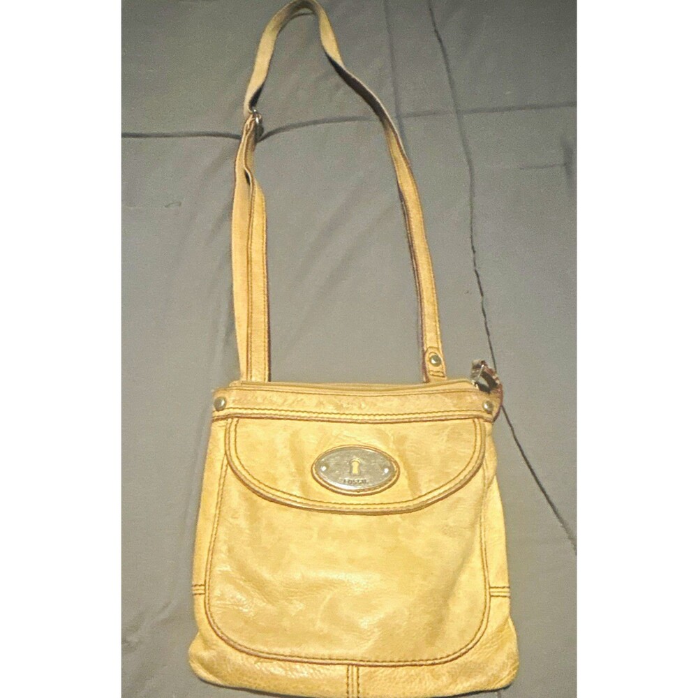 Fossil Tan Pebbled Shoulder Bag Zip Top Lined Inner Pockets & Magnetic Front